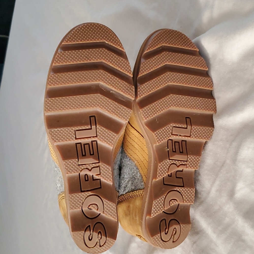 Sorel Joan of arc lexie wedge boots tan and grey 6.5 - Picture 4 of 6